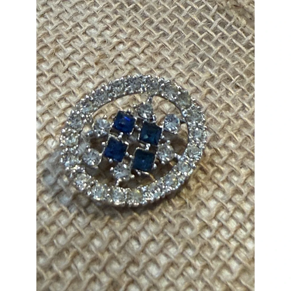 Vintage Silver Tone Blue Sapphire Rhinestone Oval Brooch Pin UV Fluorescent - Picture 2 of 8
